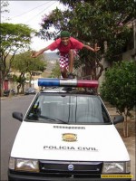 /album/galeria-de-fotos/malandro-tirando-onda-com-policia-civil-1-jpg/